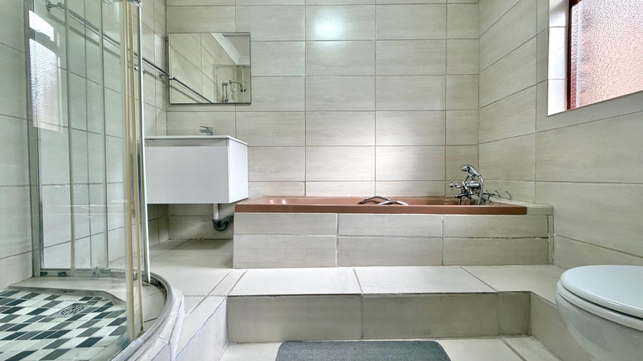 3 Bedroom Property for Sale in Palmiet Western Cape
